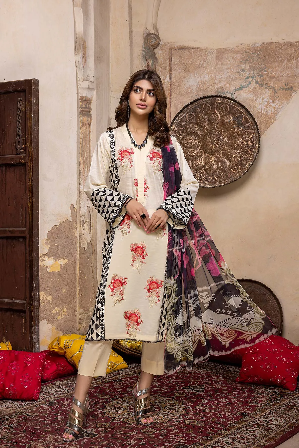 3-Pc Unstitched Embroidered Suit RM22-29