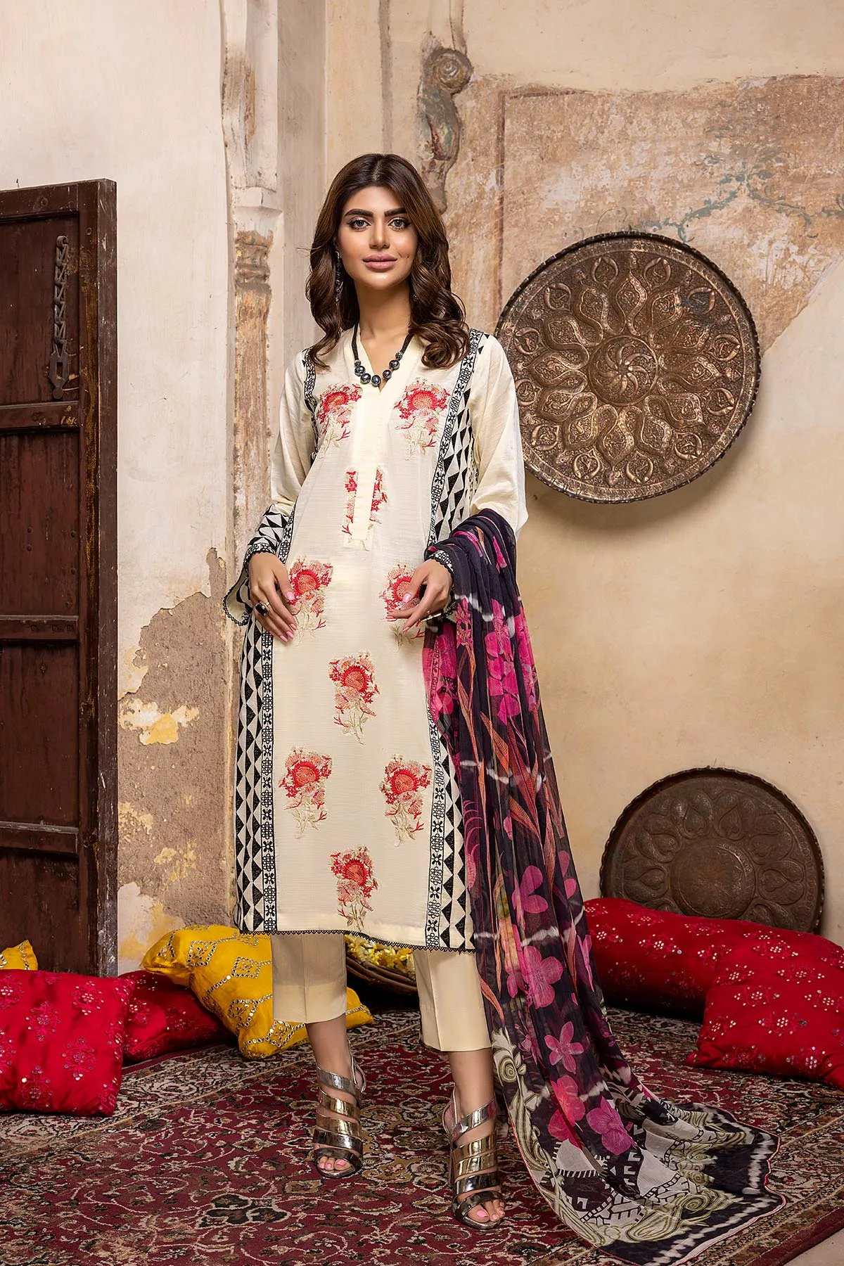 3-Pc Unstitched Embroidered Suit RM22-29