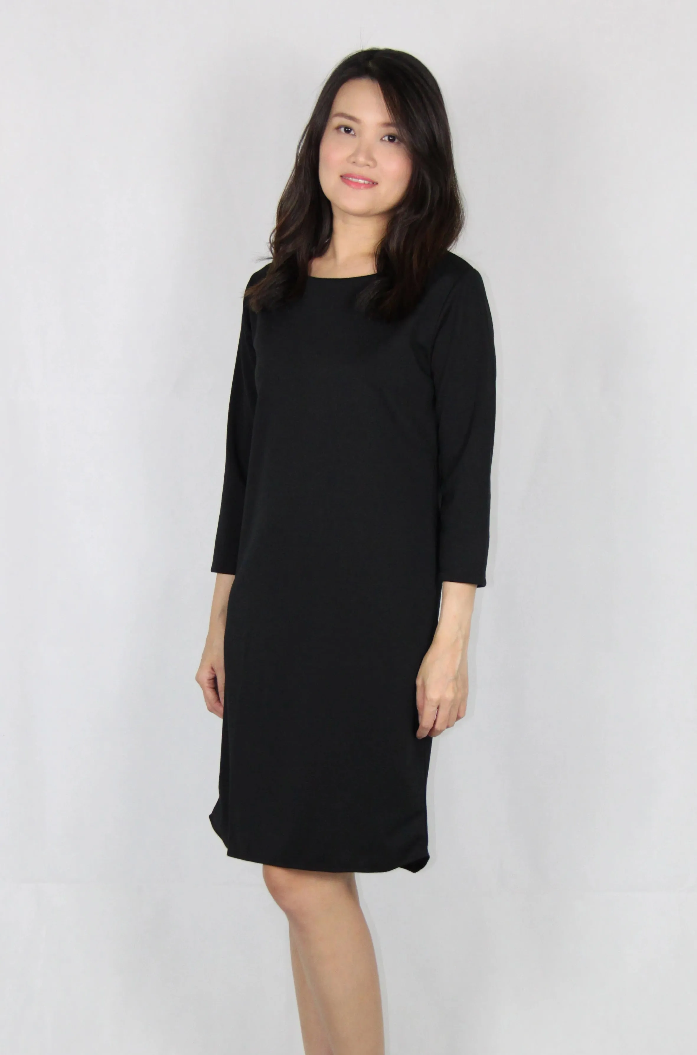 Basic Quarter Sleeve Loose Fit Dress in Black