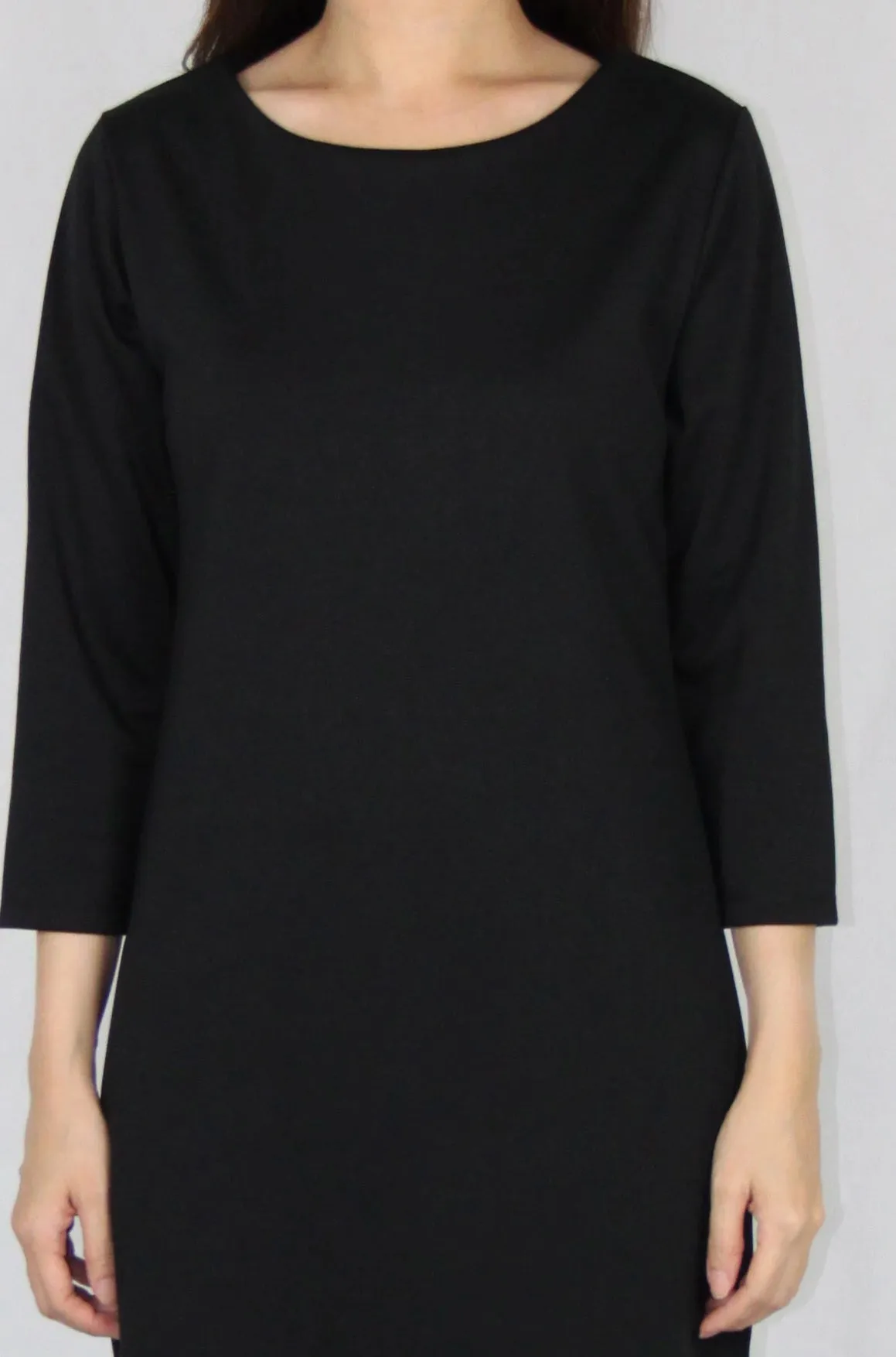 Basic Quarter Sleeve Loose Fit Dress in Black