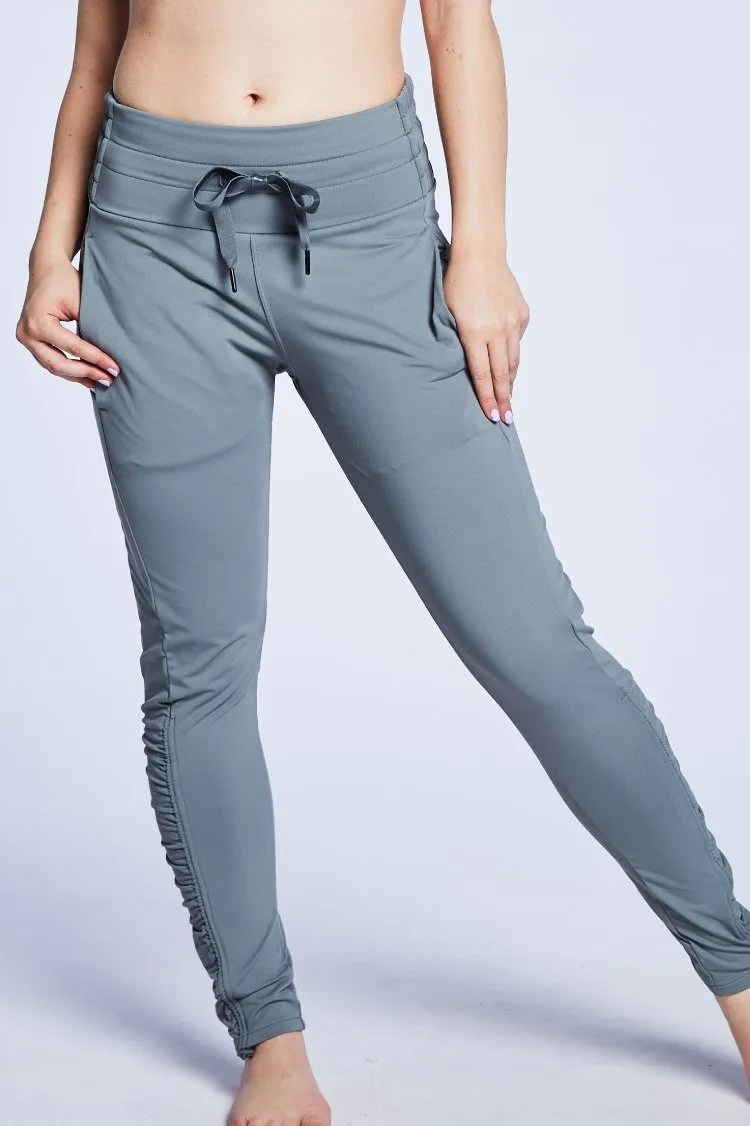 Fiora Pant