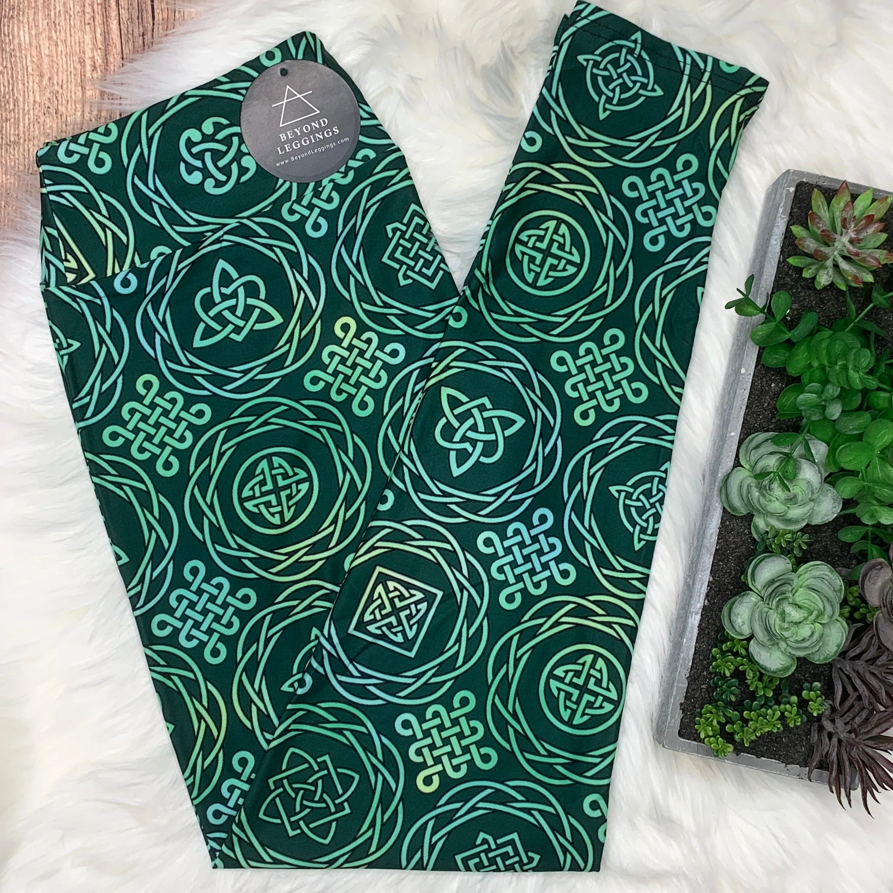 Green Ombre Celtic Knot Soft Leggings