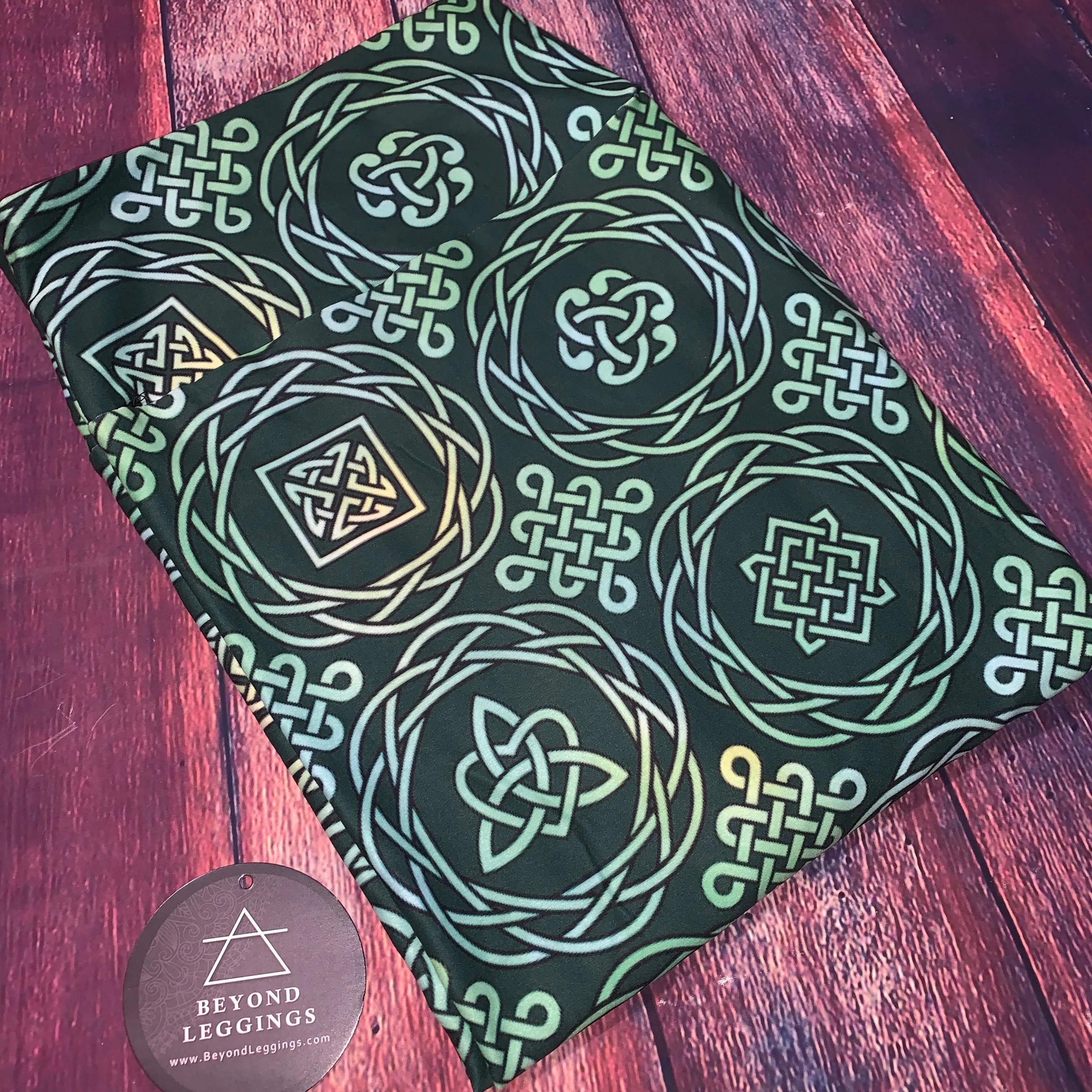 Green Ombre Celtic Knot Soft Leggings