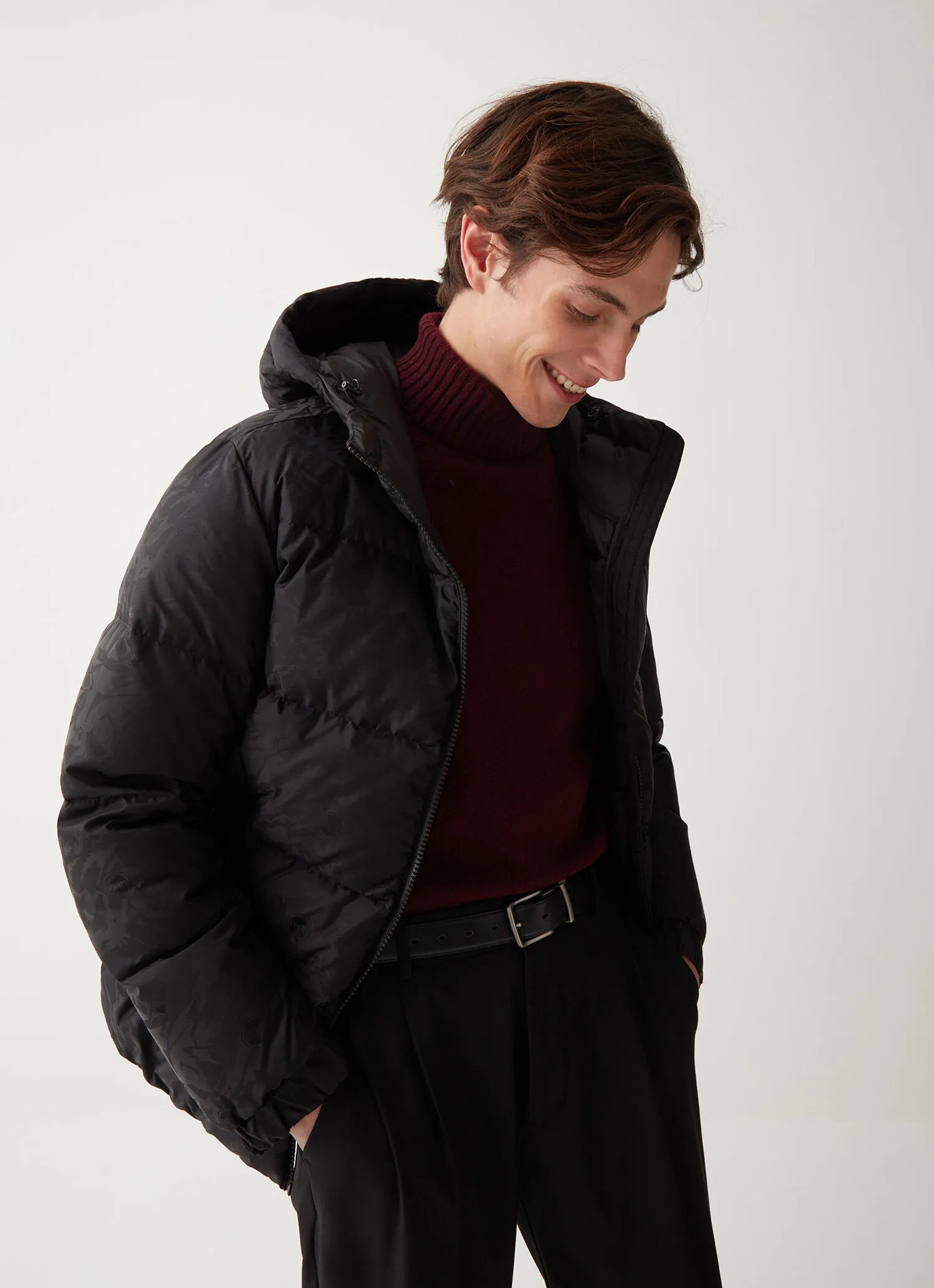 Oversized jacquard down jacket with hood-