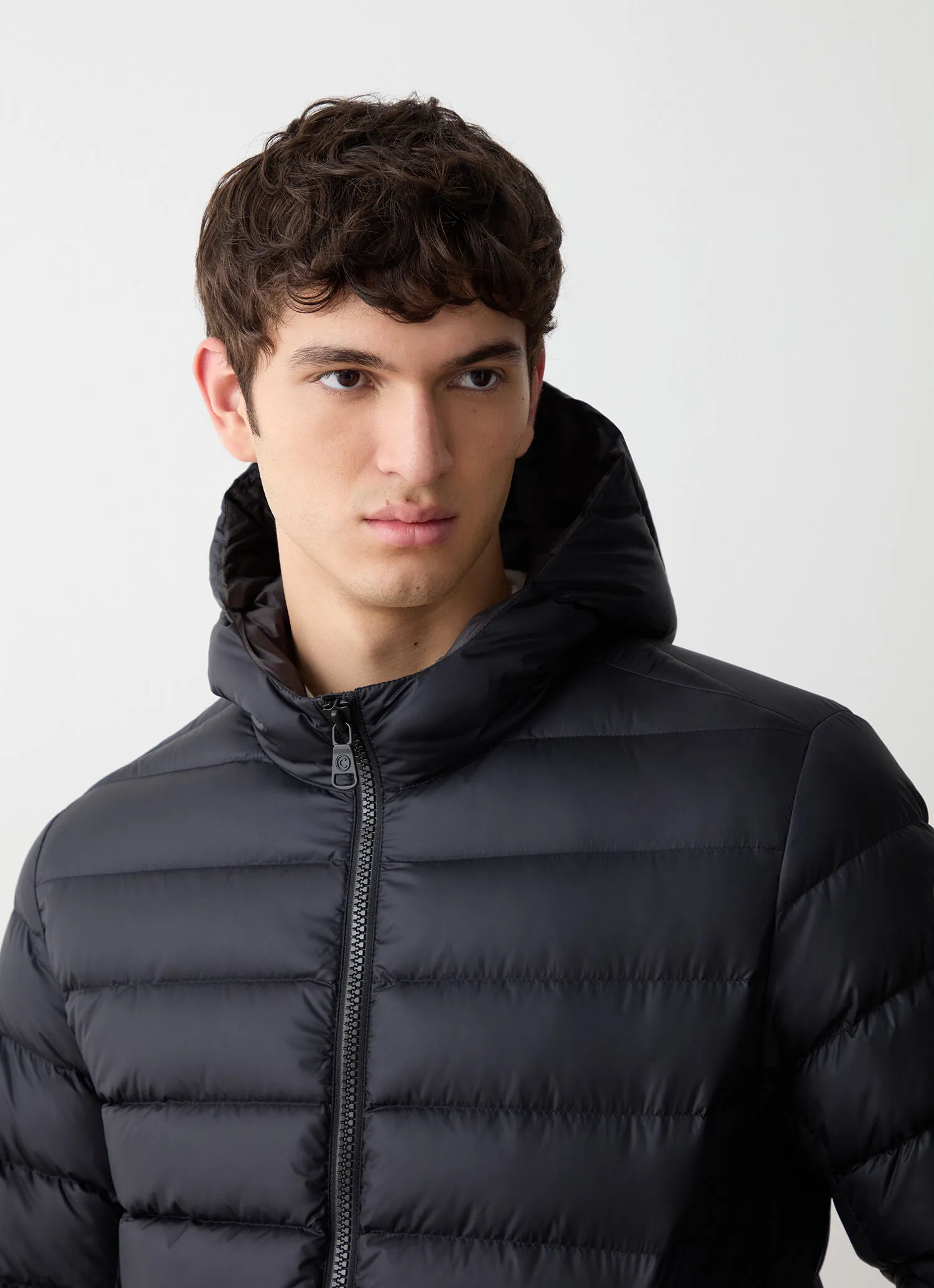 Sporty down jacket with fixed hood-